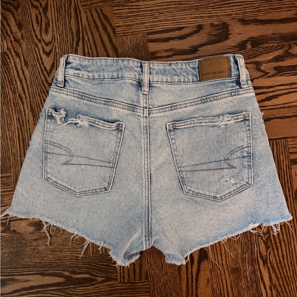 American Eagle Strigid Denim Mom Shorts Distressed Light Blue - Picture 3 of 7